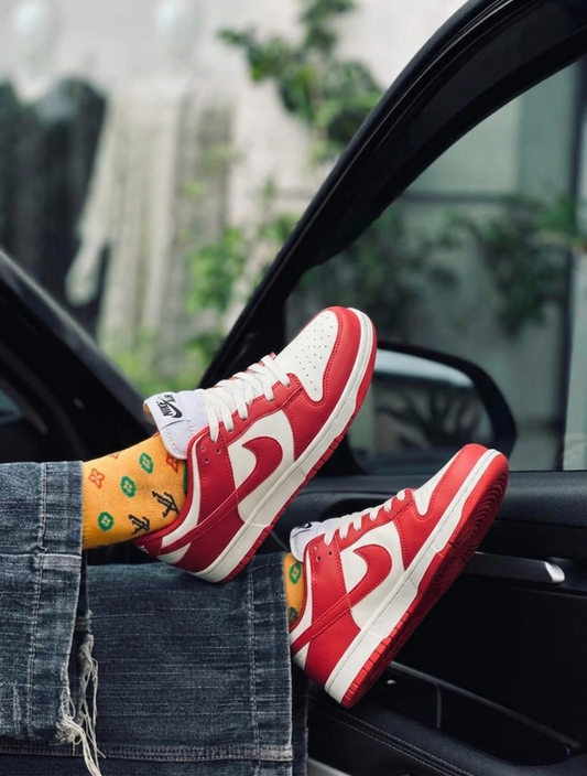 Nike Dunks low "University Red" - Image 2