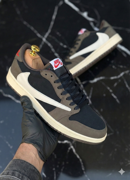 Travis Scott X Air Jordan 1 Low Mocha - Image 3