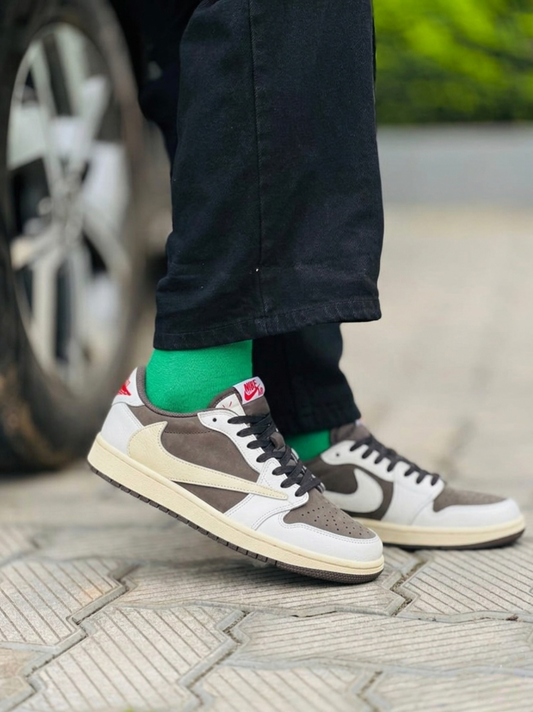 Travis Scott x AJ 1 Low OG  "Reverse Mocha" - Image 2