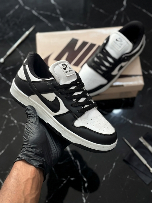 Nike Dunk Panda Low - Image 2