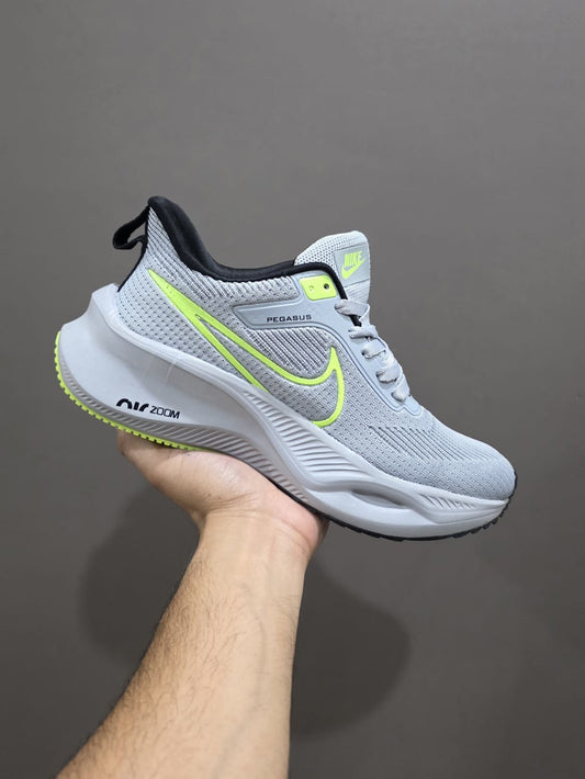 NIKE SHOES - Image 1