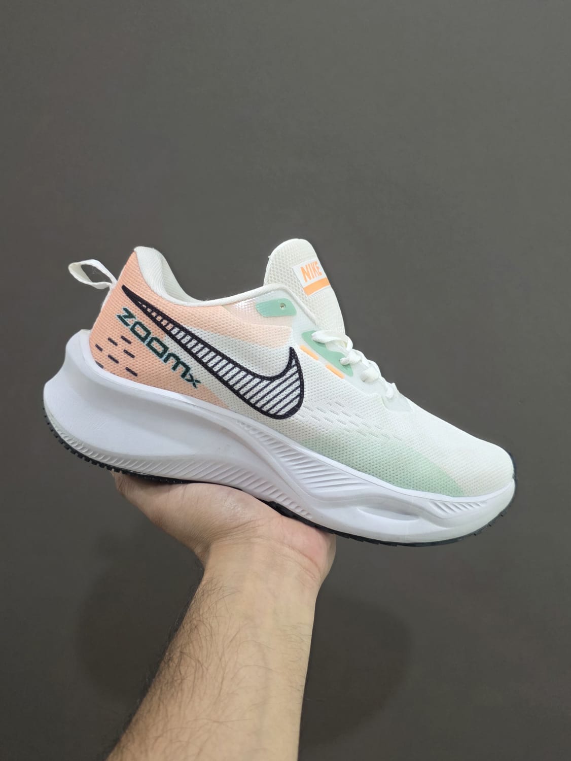 NIKE SHOES - Image 1