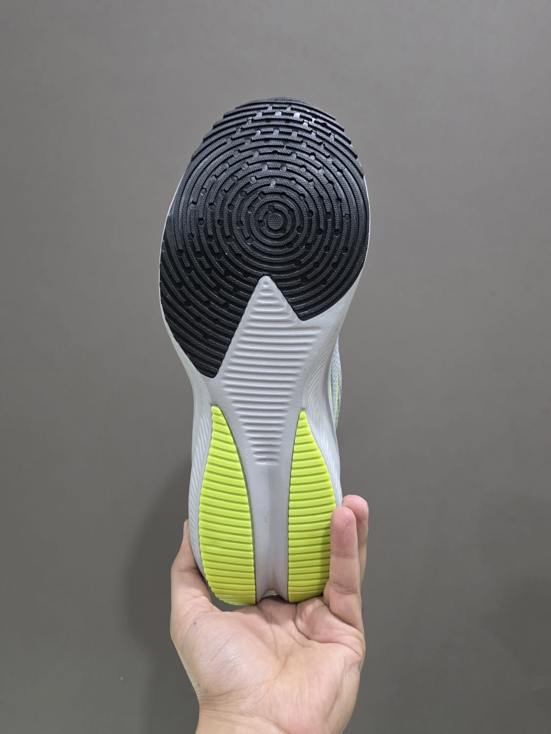 NIKE SHOES - Image 2