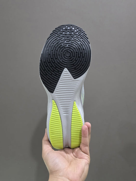 NIKE SHOES - Image 2