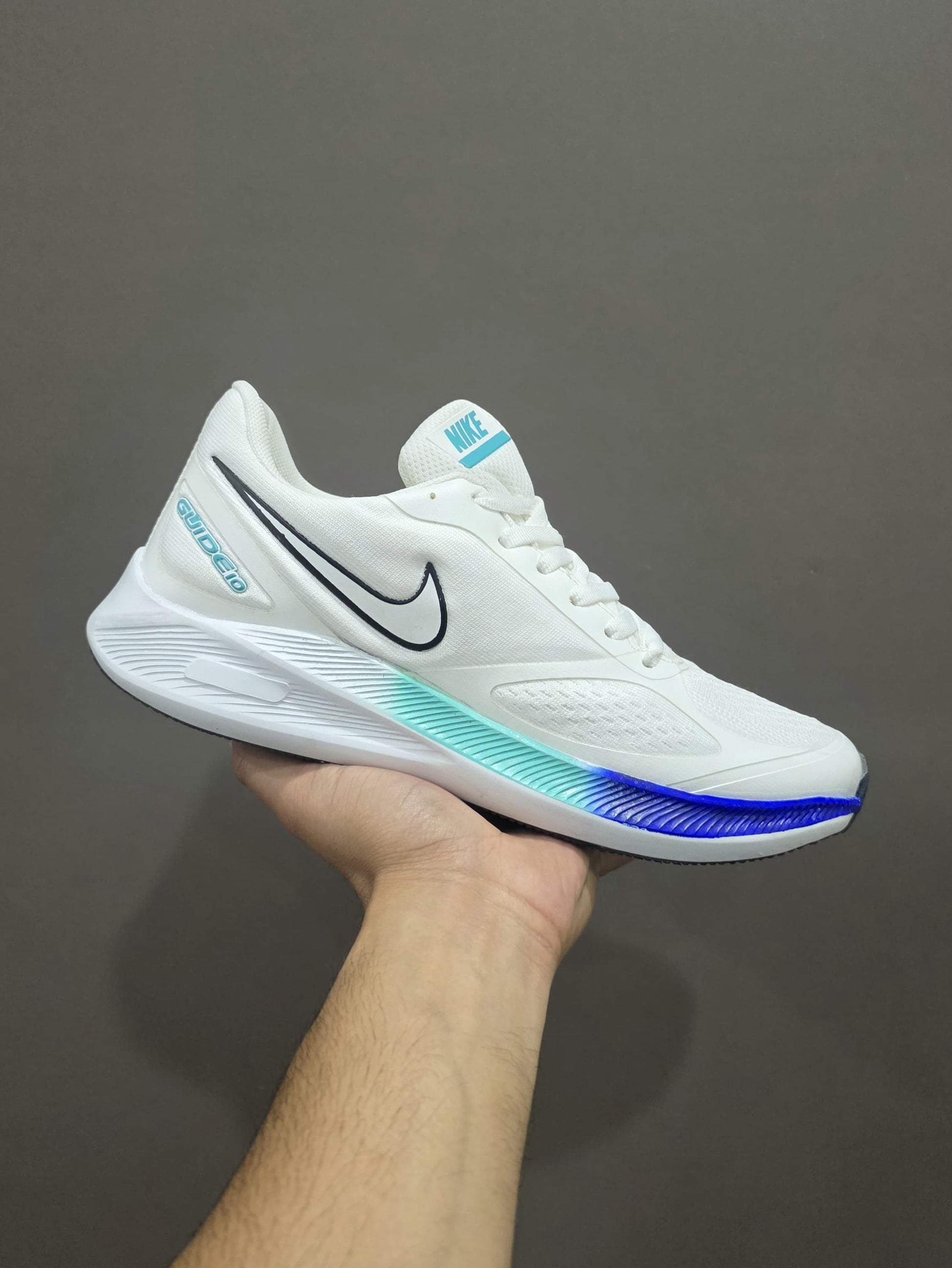 NIKE SHOES - Image 1