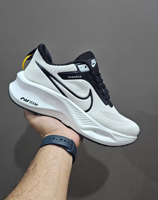 NIKE SHOES - Image 1